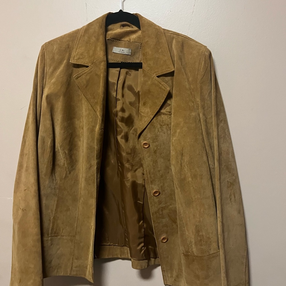 100% Leather ie women’s jacket